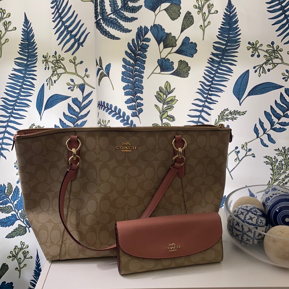 Coach purse and matching wallet